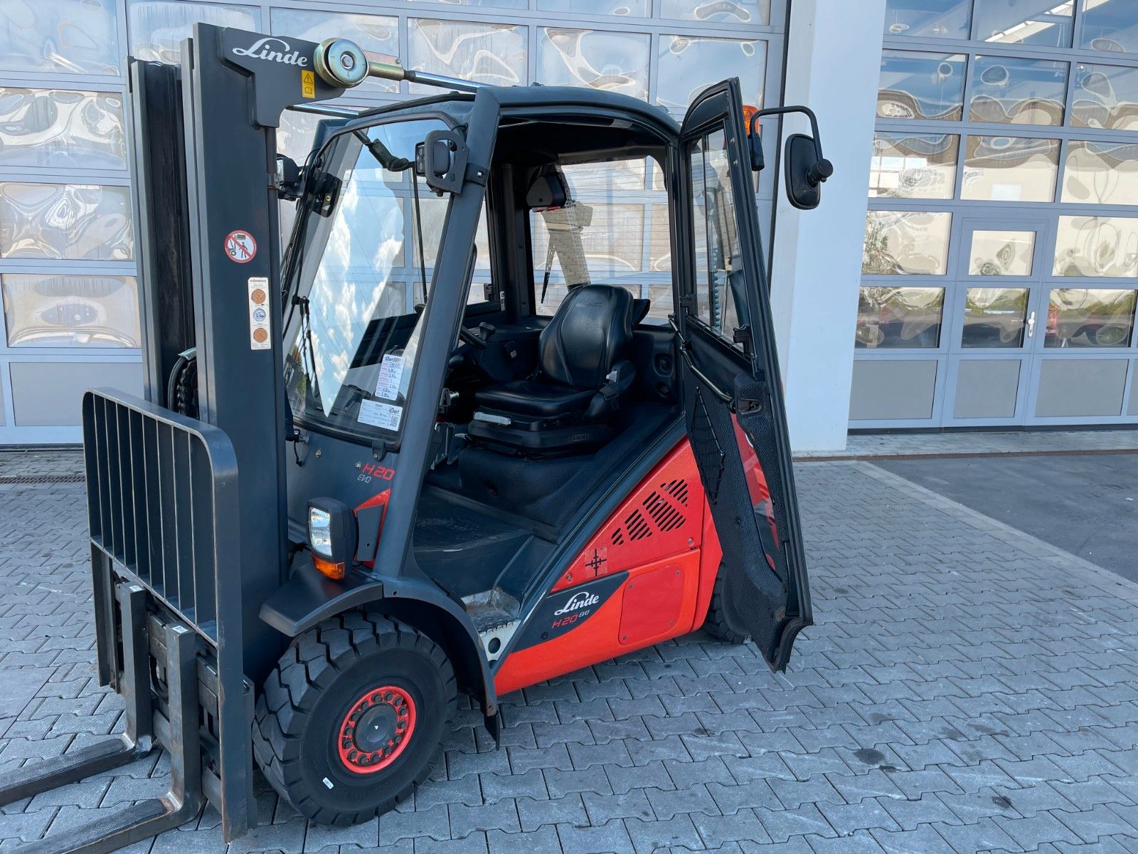 Fahrzeugabbildung Linde H20D-02/600 / Triplex 4,71m / 1.918h / Diesel