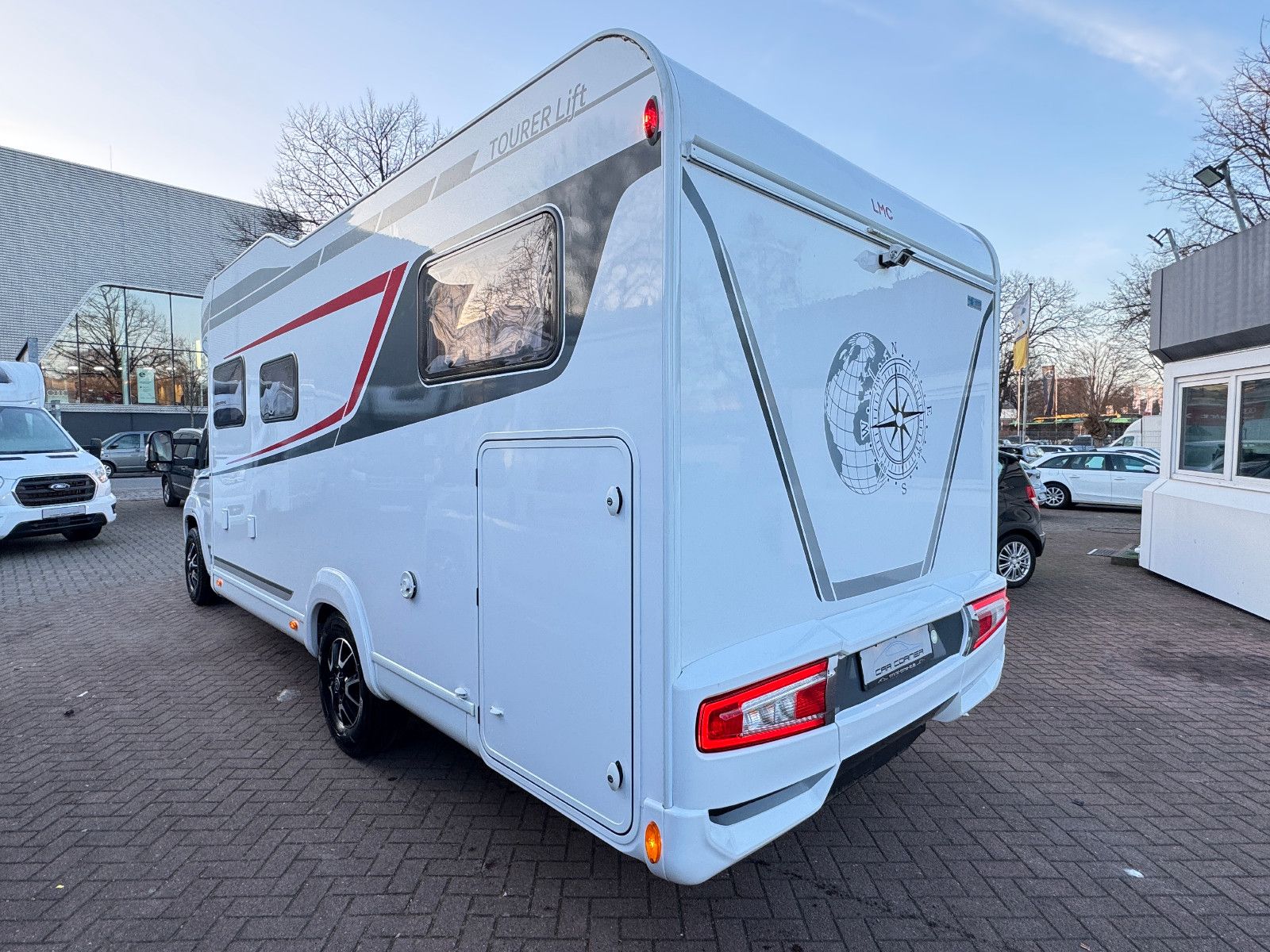 Fahrzeugabbildung LMC TOURER LIFT H 730 G DACHKLIMA SAT SKYROOF HUBBET