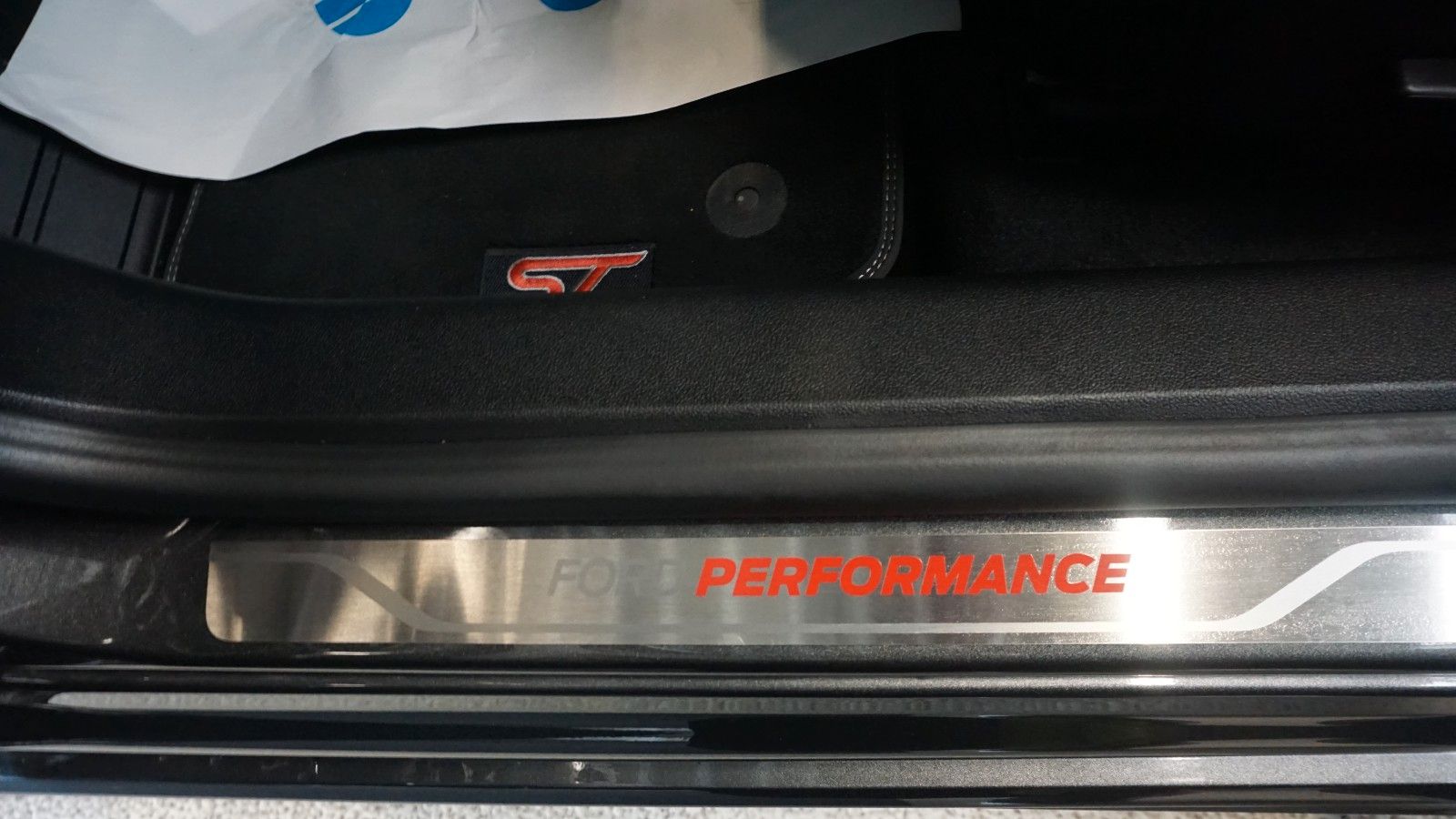 Fahrzeugabbildung Ford Focus Turnier ST * RECARO * PERFORMANCE *