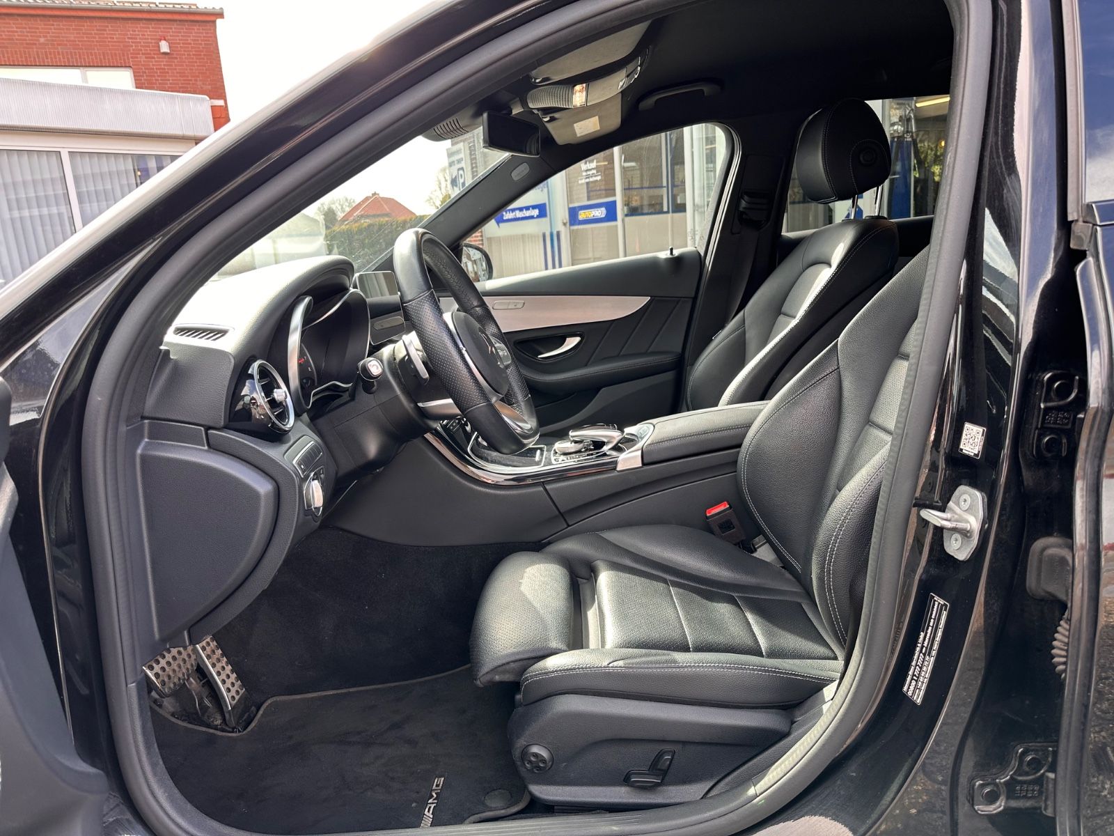 Fahrzeugabbildung Mercedes-Benz C 300 T-Modell AMG Line Night/AHK/LED/Navi/eHeck