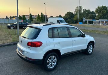 Volkswagen Tiguan - 11