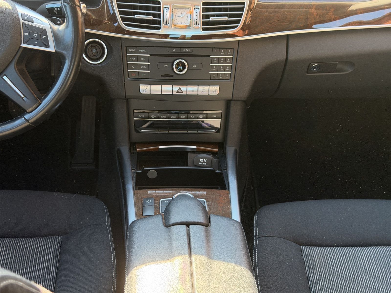 Fahrzeugabbildung Mercedes-Benz E 350 Limousine/2.Hand/Scheckheft/Top/360gKamer