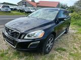 Volvo XC60 2.4d Aut. AWD R-Design 215HP/Facelift - gebrauchte Volvo Kleinbus