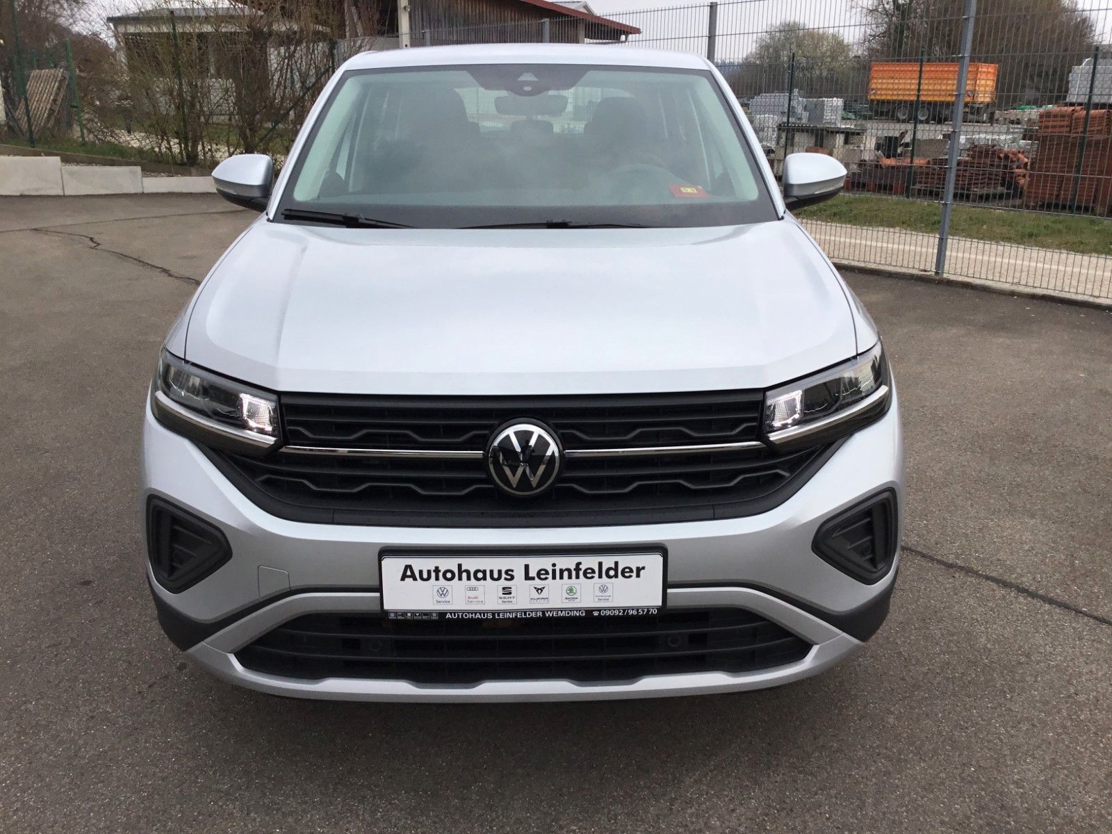 Fahrzeugabbildung Volkswagen T-Cross 1.0 TSI Life+Sitzheizung+LED+16" GJR