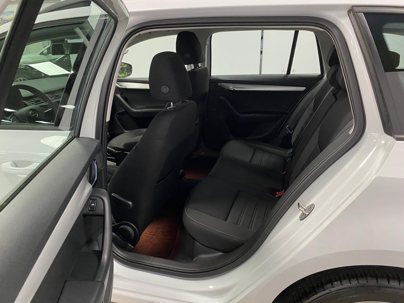 Fahrzeugabbildung SKODA Octavia Ambition 1.5 TSI APP+KLIMA+PDC+SITZHEIZ+