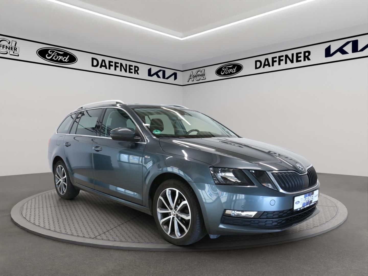 Fahrzeugabbildung SKODA Octavia Combi Soleil Händler/Export