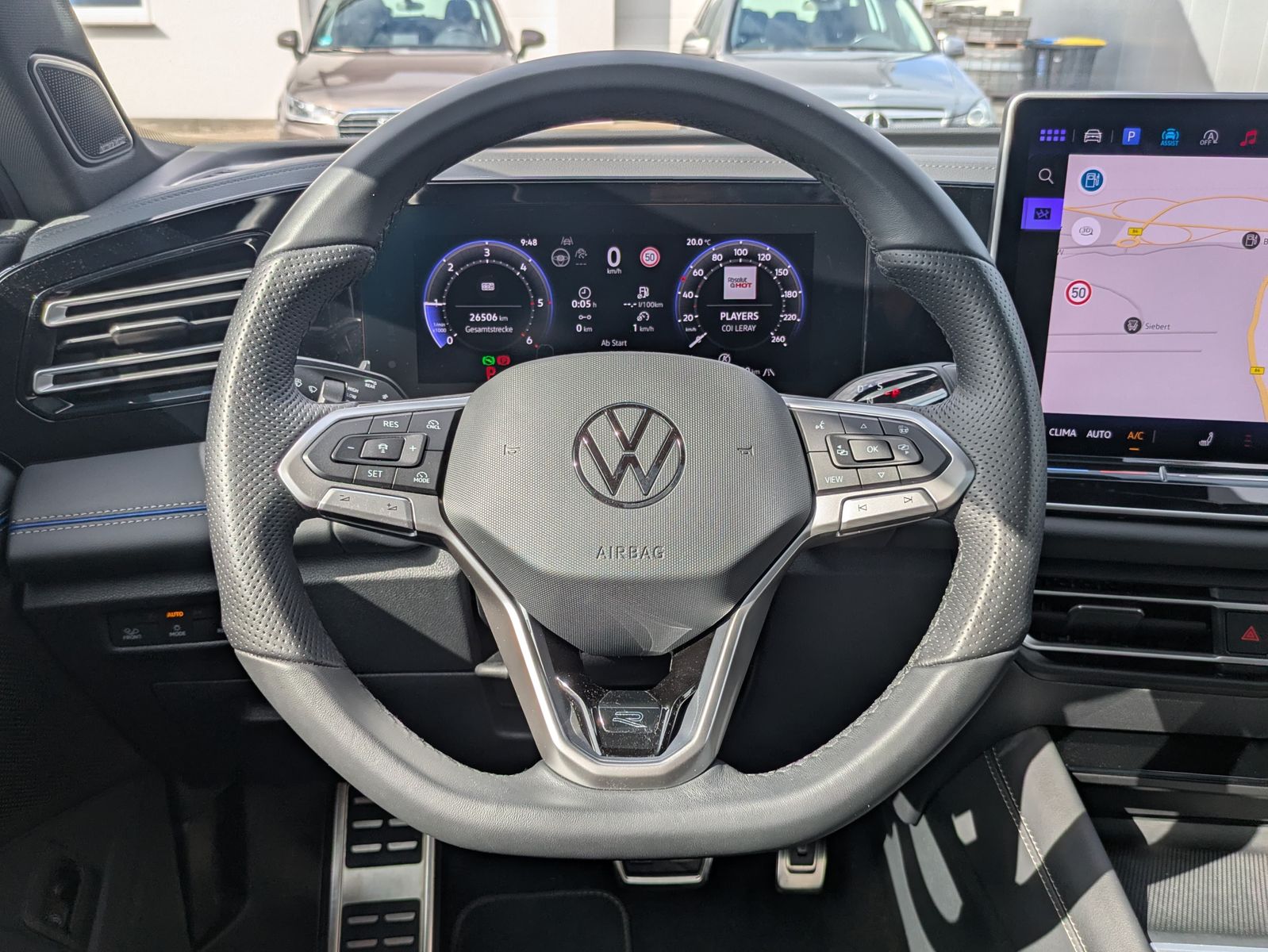 Fahrzeugabbildung Volkswagen Tiguan 2.0 TDI 4M R-Line PANO*H&K*AHK*MATRIX*20"