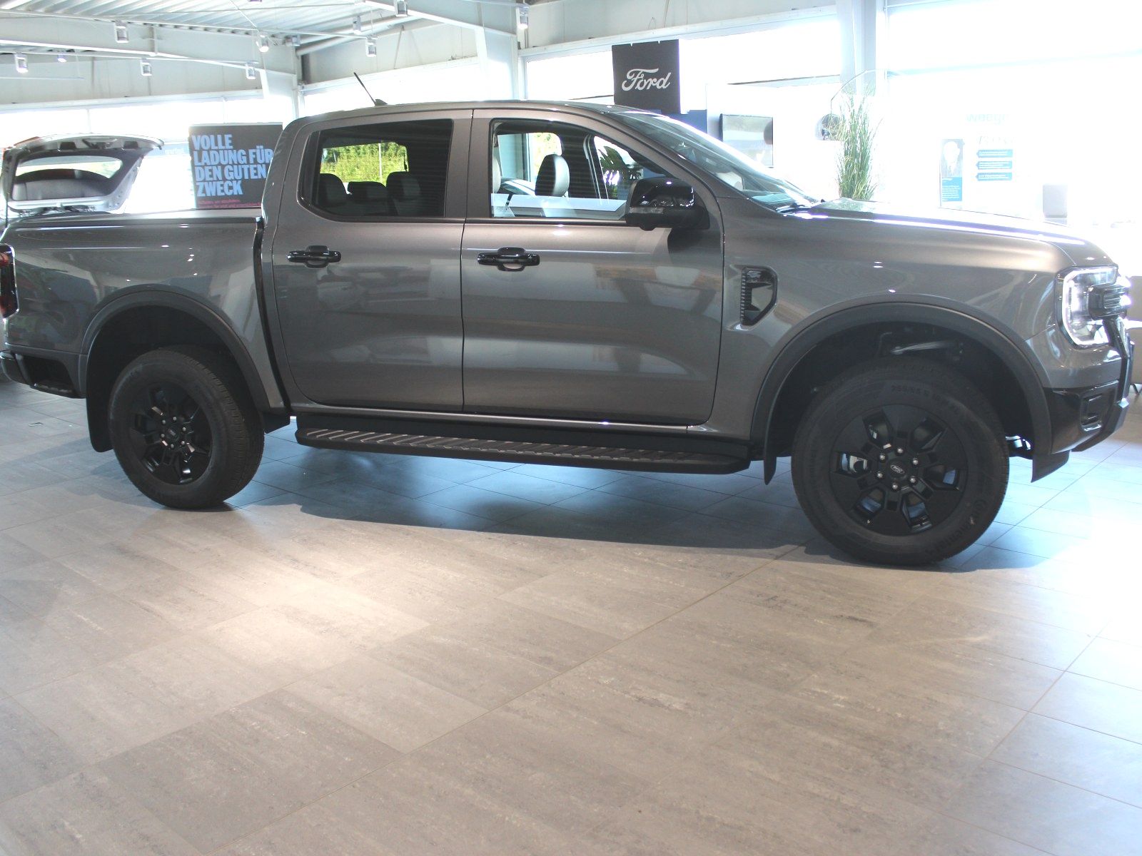 Fahrzeugabbildung Ford Ranger Plug-in-Hybrid Limited e-4WD Doppelkabine