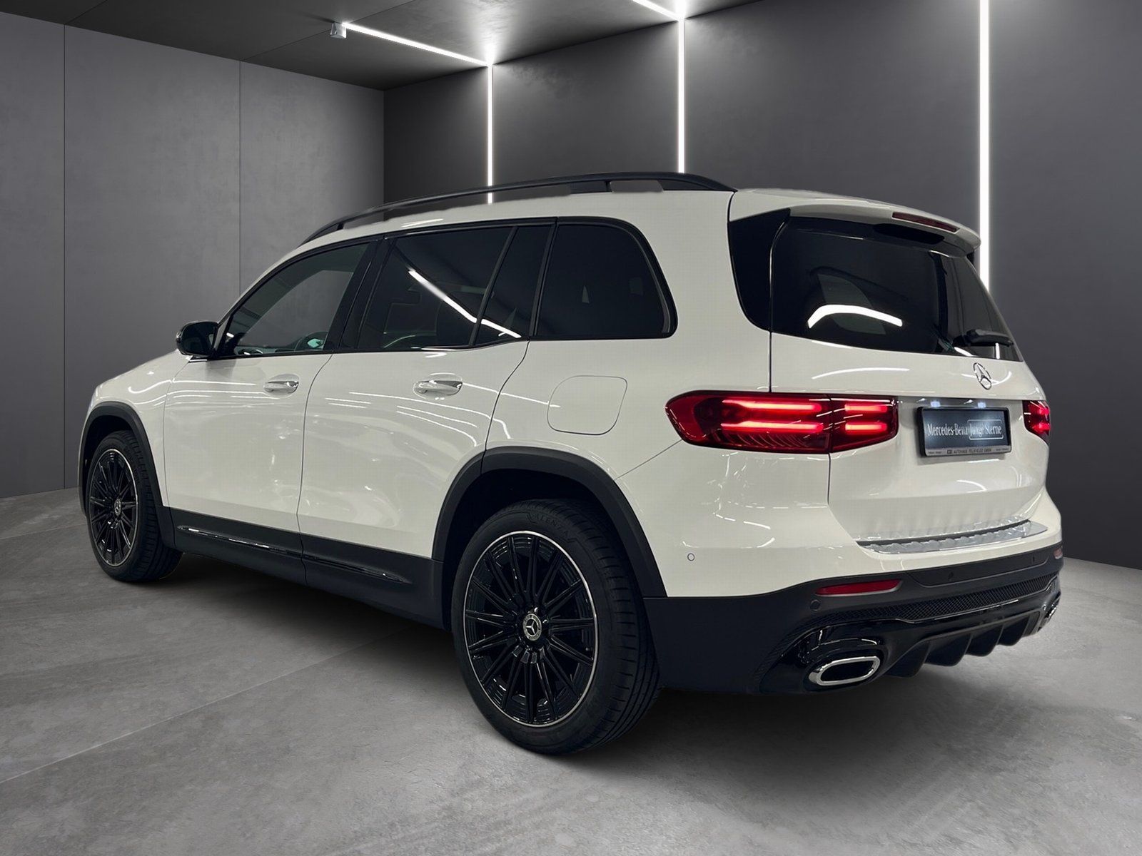 Fahrzeugabbildung Mercedes-Benz GLB 250 4M AMG Plus*Pano*HUD*360°*Multibeam*Memo
