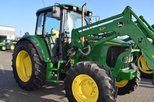 John Deere 6220