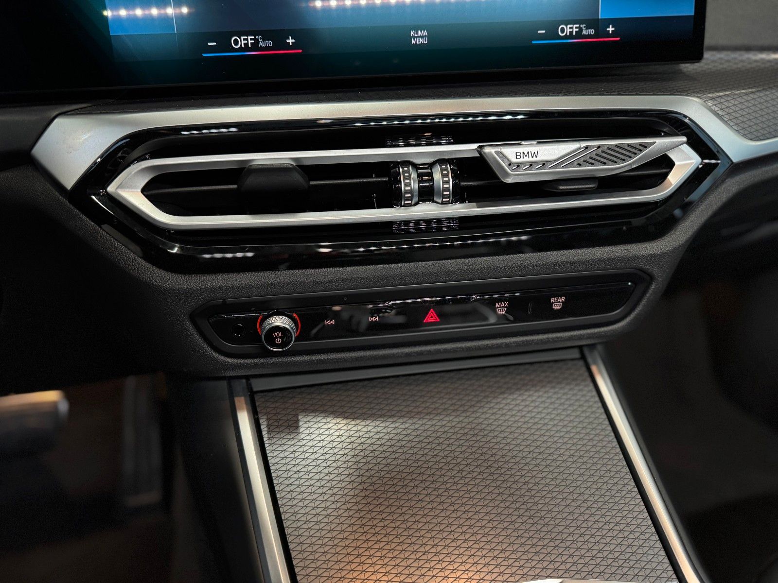 Fahrzeugabbildung BMW 320 d Touring xDrive MSport "Leder PANO Innov.P"