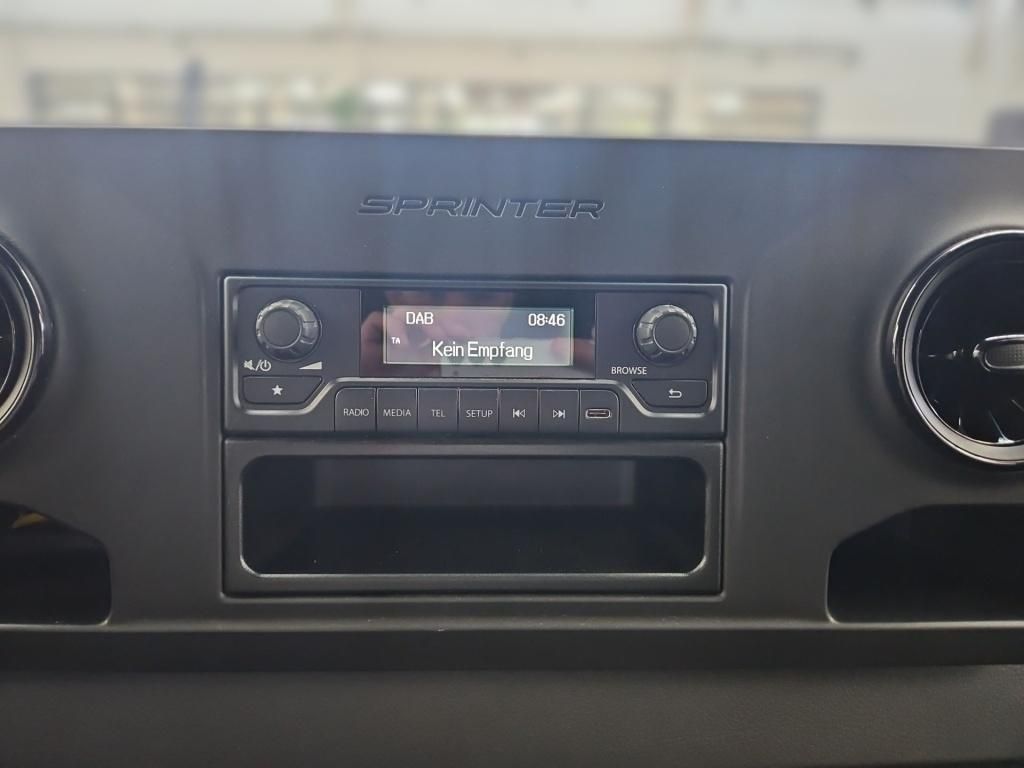 Fahrzeugabbildung Mercedes-Benz eSprinter 312 Kasten L2H2 Klima RFK Sitzhzg Holz