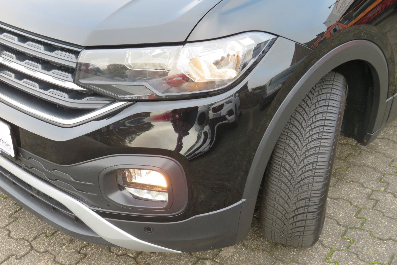 Fahrzeugabbildung Volkswagen T-Cross Life NAVI PDC SITZH DIGITAL-COCKPIT PRO