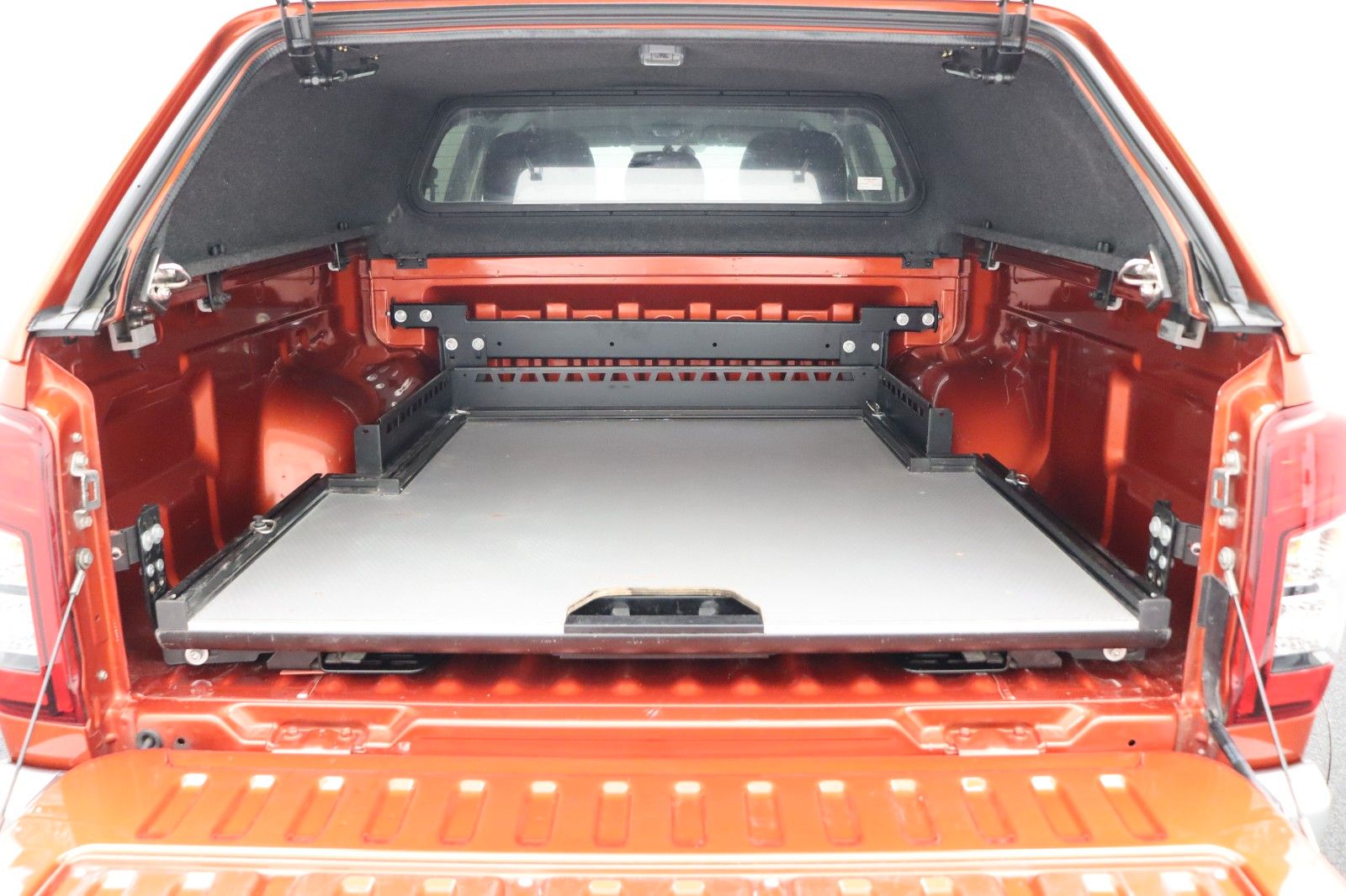 Fahrzeugabbildung Mitsubishi L200 TOP 2,2 DI-D AT DoKa 4WD