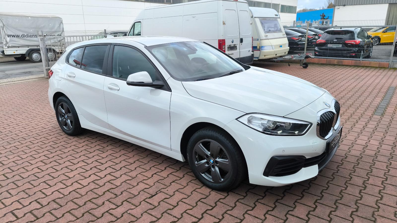 BMW 118i Limousine F40 Advantage Navi