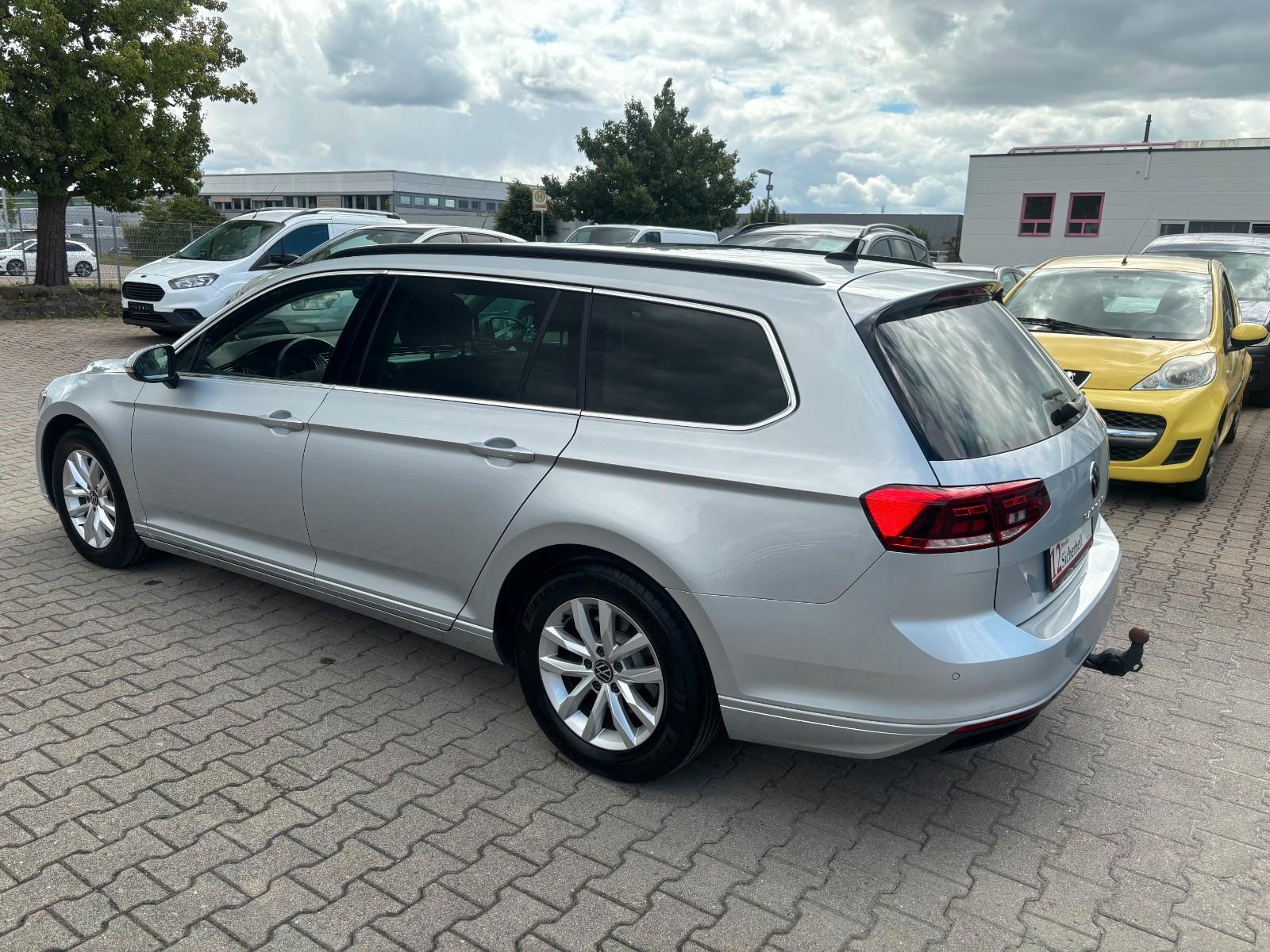 Volkswagen Passat Kom.R-Line*AUT*AHK*NAV*TOTWINK*ACC*KAMERA