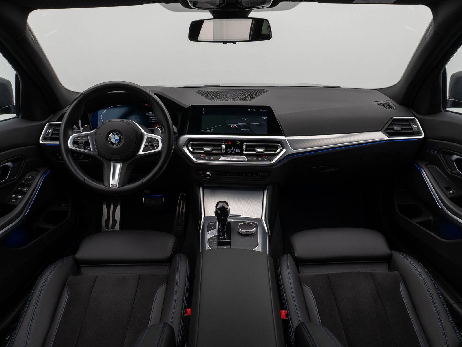 Fahrzeugabbildung BMW 330i M Sport Kamera DAB CockPitPr AHK Alarm 19"