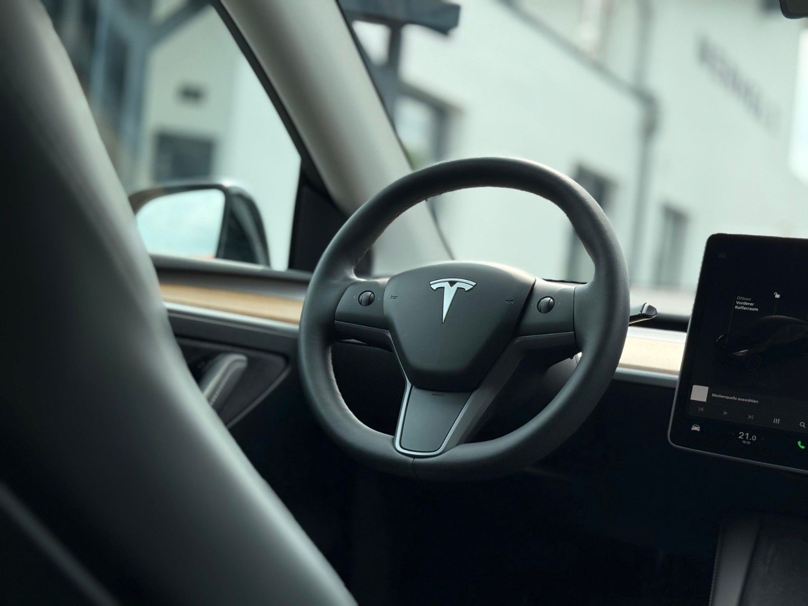 Tesla Model Y Long Range AWD Ryzen AHK 1.Hand MwSt. foto 20