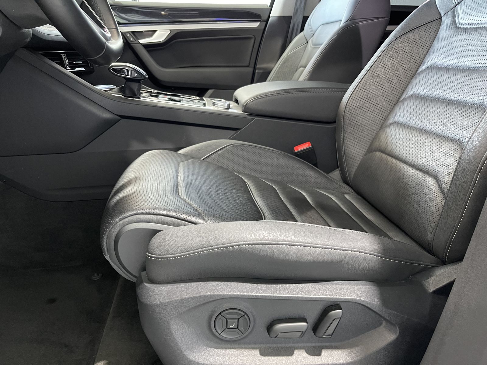 Fahrzeugabbildung Volkswagen Touareg 3.0 TDI*4Motion*AHK*Leder*Digital*Cam*