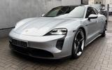 Porsche Taycan 4S Performance Plus Battery Sport Design - silberne Porsche Taycan