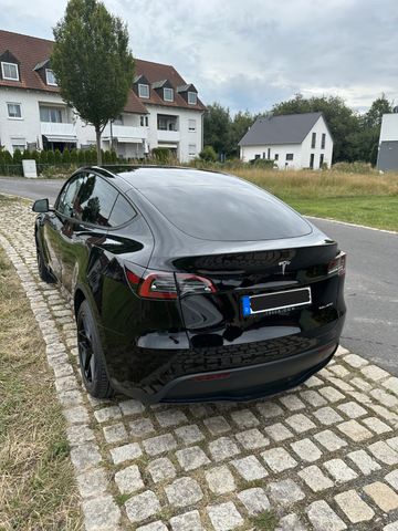 Tesla Model Y Long Range Dual Motor AWD, AP, ACC, Pano