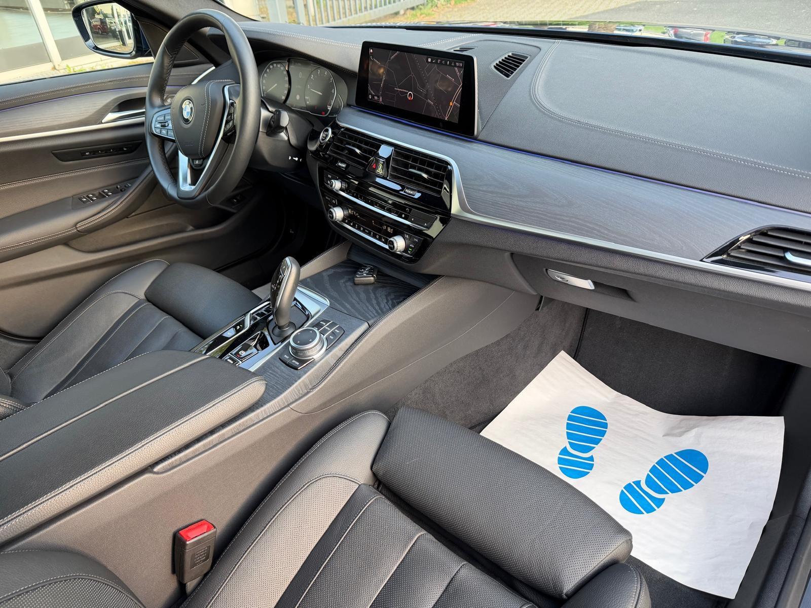 BMW 520 i Luxury Line*1.Hand*Erst 20 Tkm*LED*Navi*
