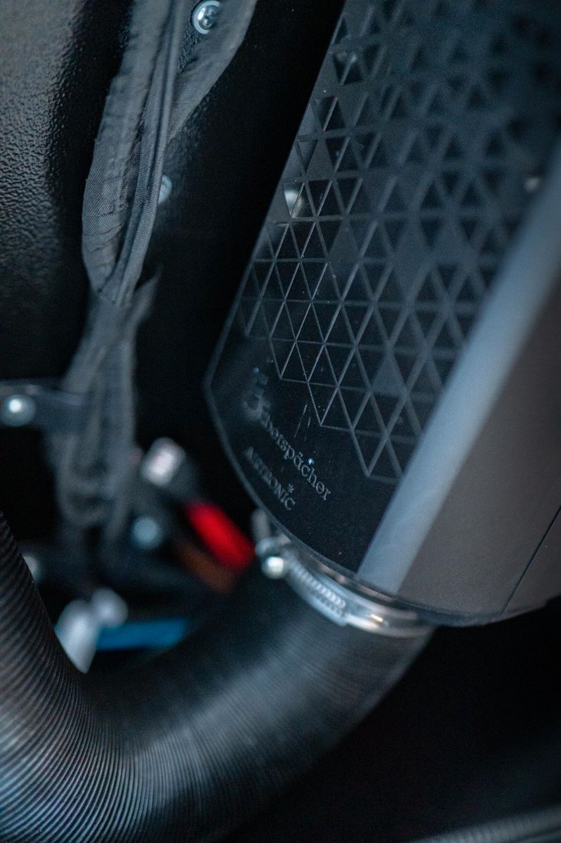 Fahrzeugabbildung Decamp Dodge RAM 5.7 V8 4x4 + DECAMP BACKPACK Camper