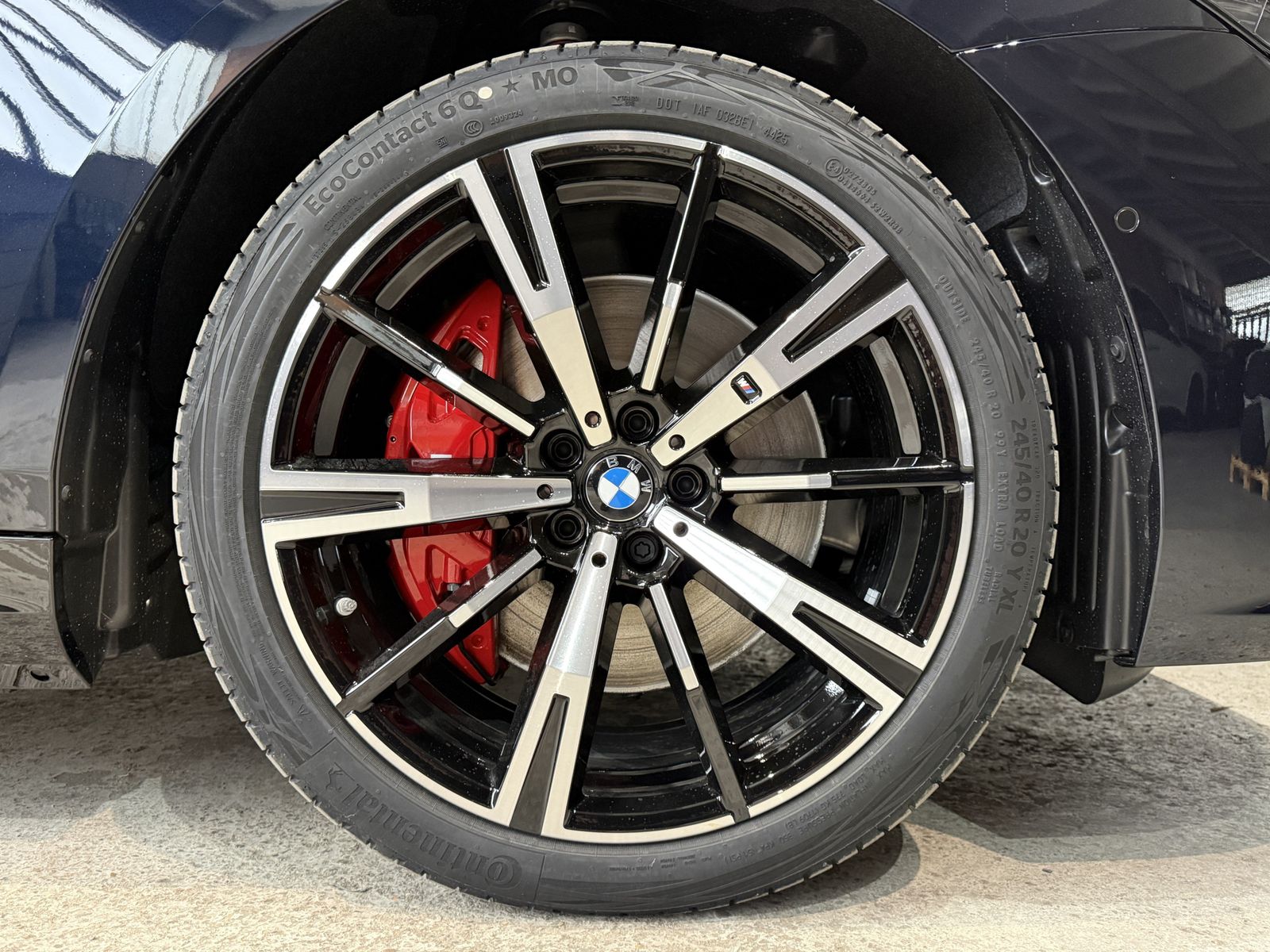 Fahrzeugabbildung BMW i5 xDrive40 B&W Hifi, Sitzbelüftung, 20" LMR