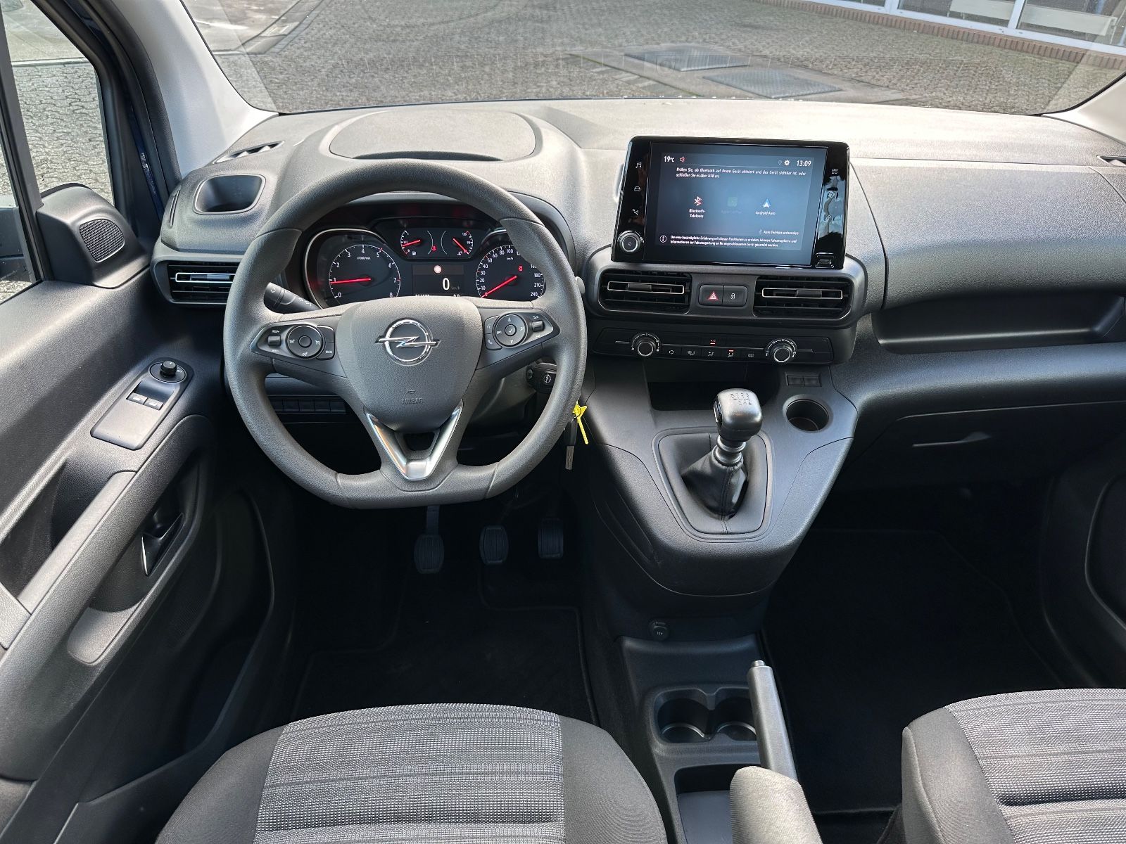 Fahrzeugabbildung Opel Combo Life 1.5 D Edition AHK/SHZG/Parkpilot/GRA