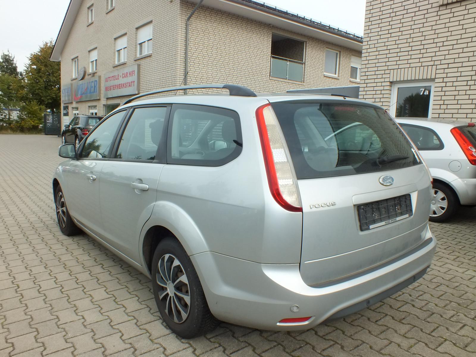 Ford Focus 2009 — interior