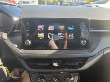 Fahrzeugabbildung SKODA Fabia 1.0TSI Essence LED Klima Temp DAB PDC uvm