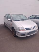 Nissan Almera Tino 1.8 - Nissan Almera Tino: Van