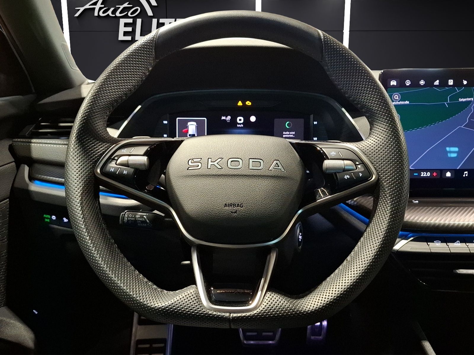 Fahrzeugabbildung SKODA Octavia Combi TDI Sportline DSG Matrix Navi HUD