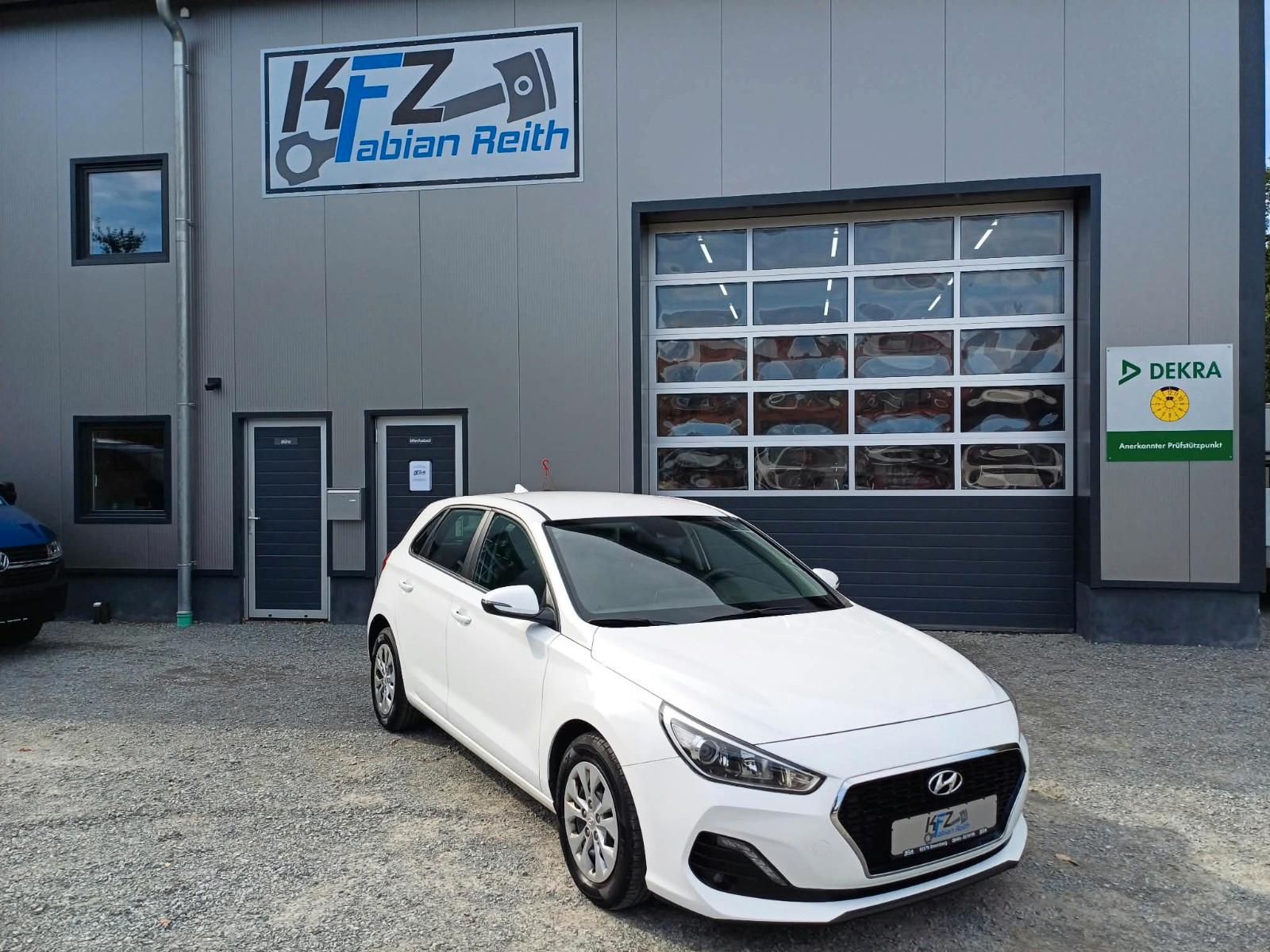 Hyundai i30 Select **Navi RFK PDC SHZ**