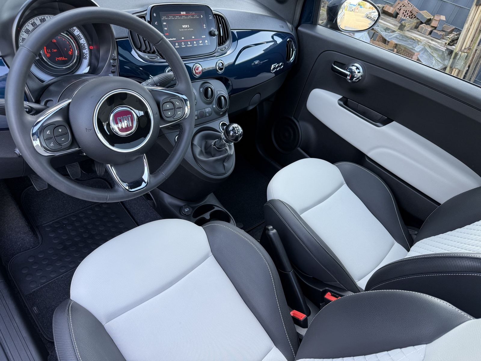Fahrzeugabbildung Fiat 500 1.0 GSE Dolcevita PANORAMA+KOMFORT-PAKET+PP
