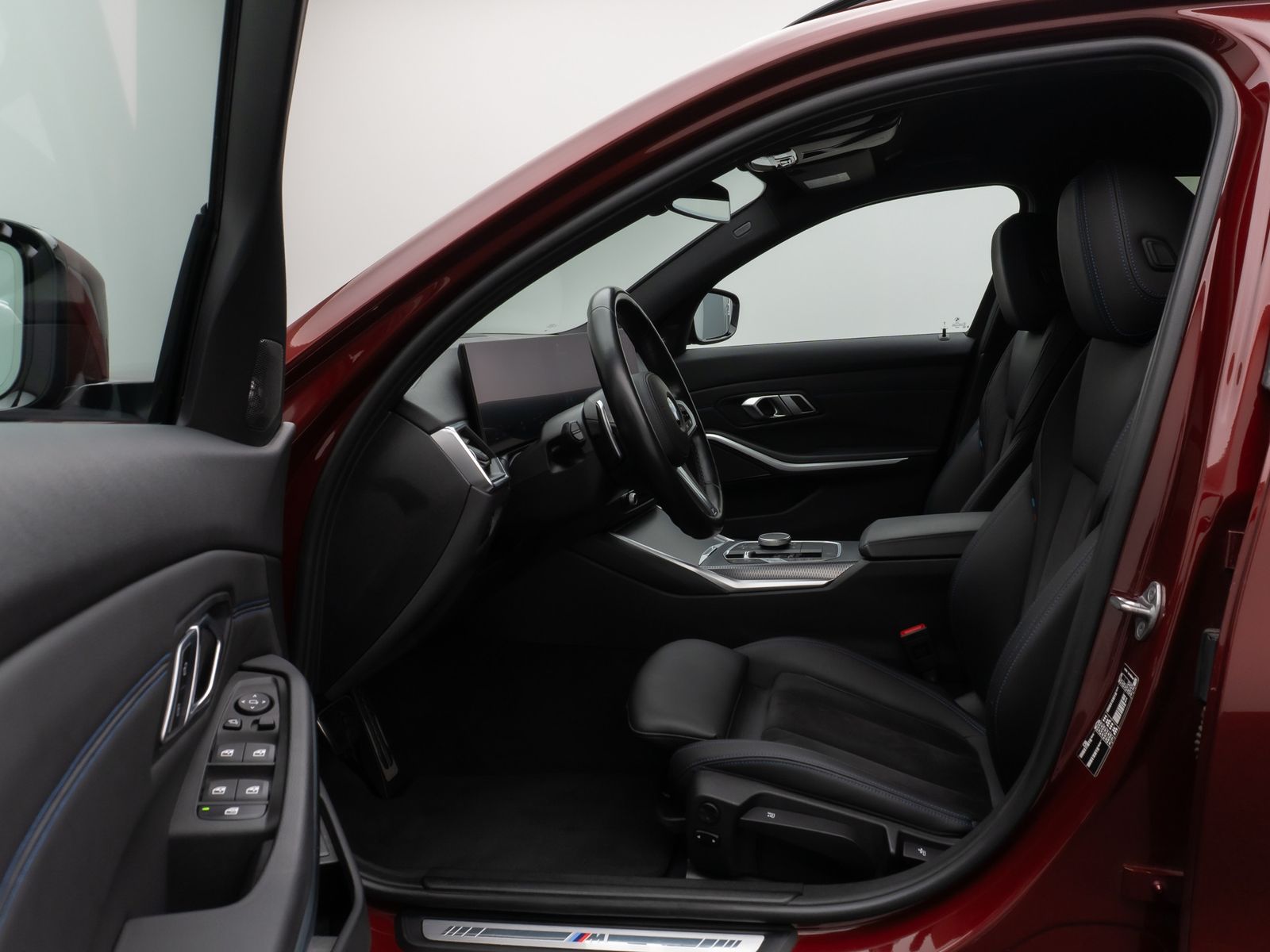 Fahrzeugabbildung BMW 320d M Sport Kamera HUD DAB H/K Komfort 19Zoll