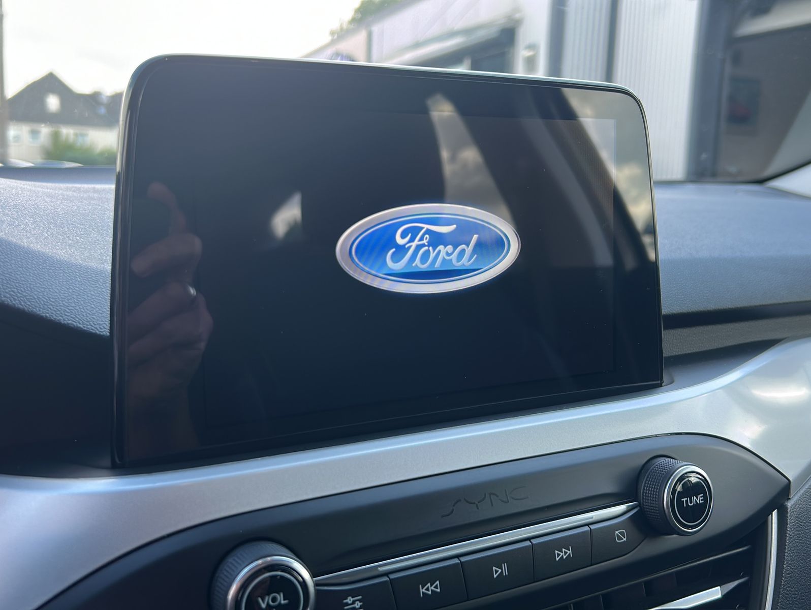 Fahrzeugabbildung Ford Focus 1,5 Turnier Cool & Connect