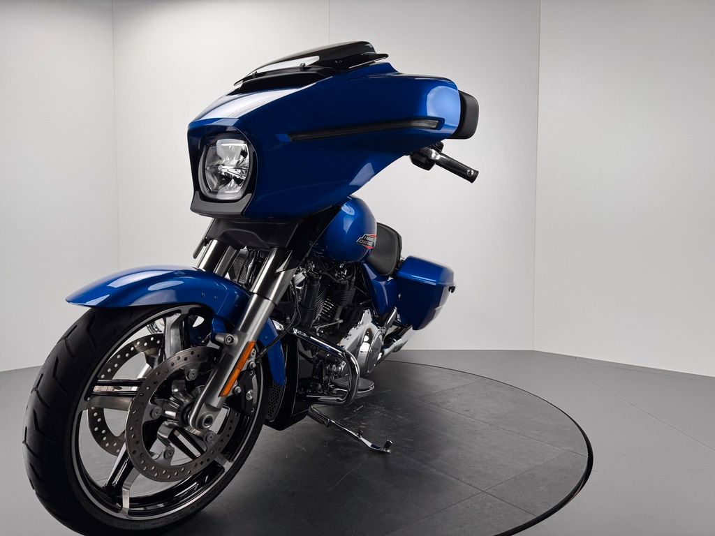 Fahrzeugabbildung Harley-Davidson STREET GLIDE *NEUWERTIG *5HD