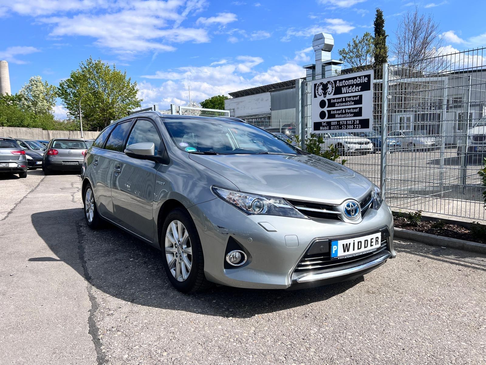 Toyota Auris Touring Sports Exe-Pano-Navi-Keyles-ParkPi