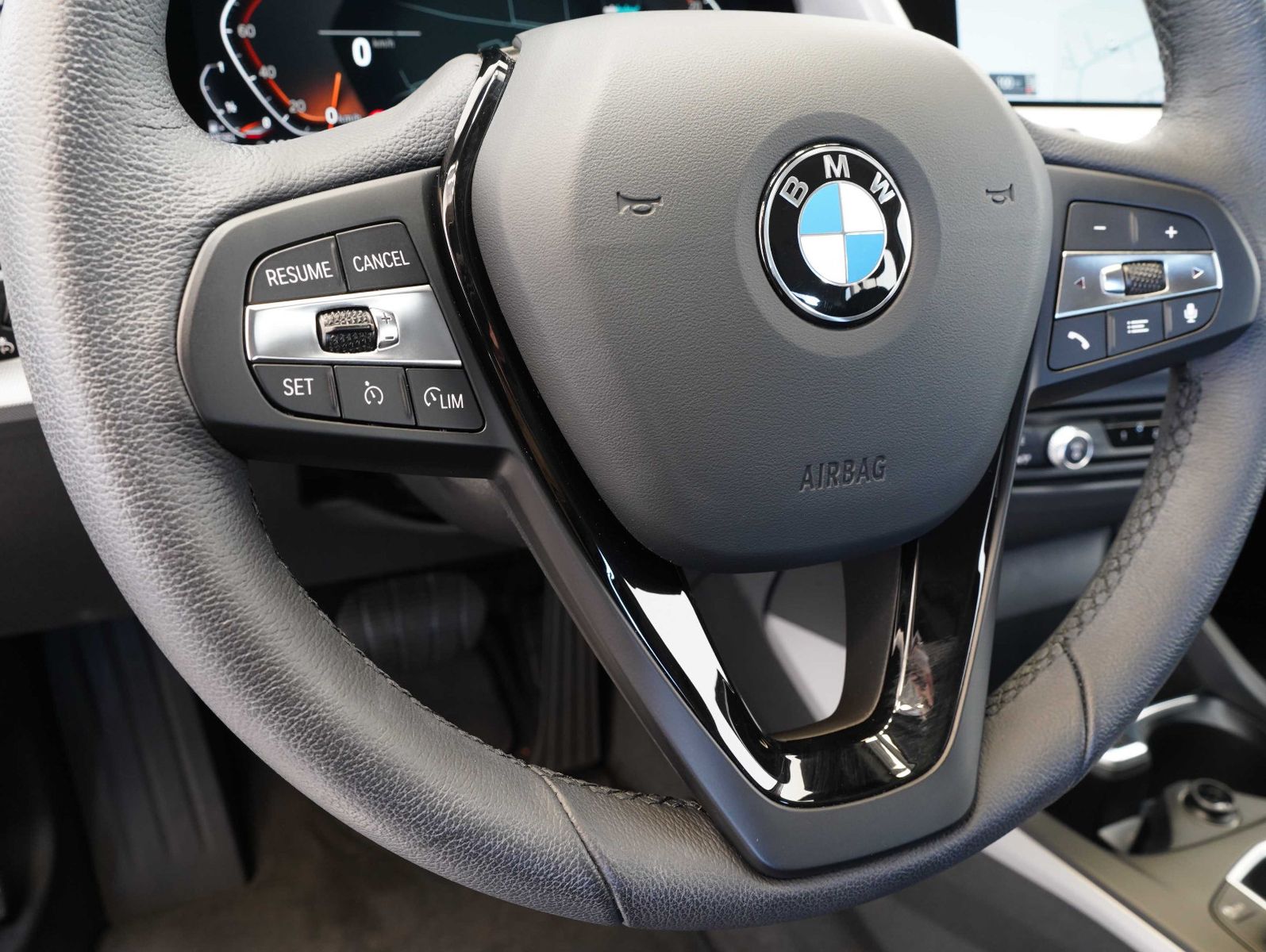 Fahrzeugabbildung BMW 120 d Advantage LED/NAVI/DRIVING-ASSISTANT