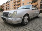 Mercedes-Benz E 420 V8 AVANTGARDE - Mercedes-Benz E 420 mit Benzin-Antrieb: Automatik