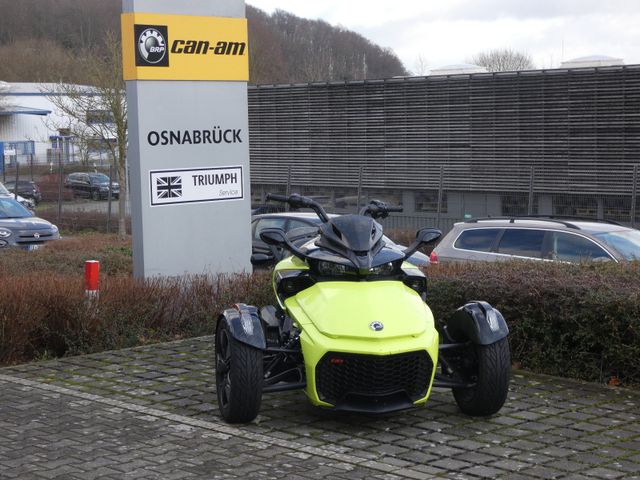 Can-Am Spyder F3 Special Series, 1. Hand