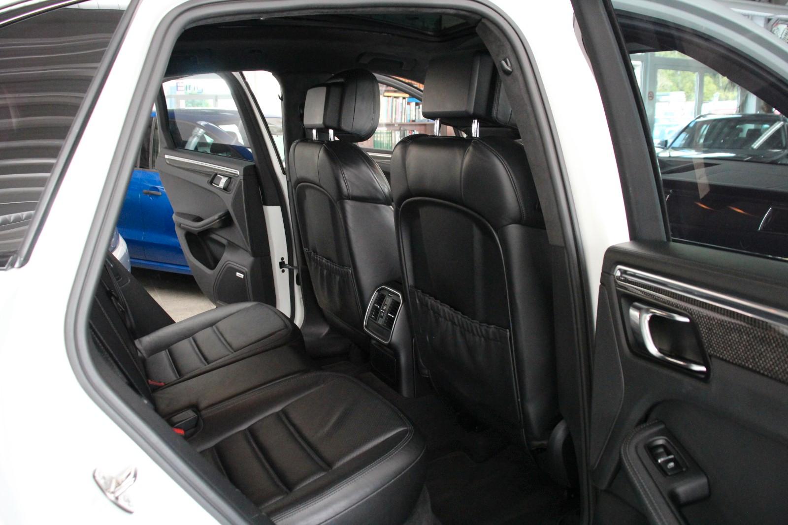 Porsche Macan Turbo *BOSE/Pano/Sitzbelüftung*