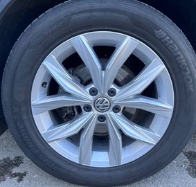 Volkswagen Tiguan - 9