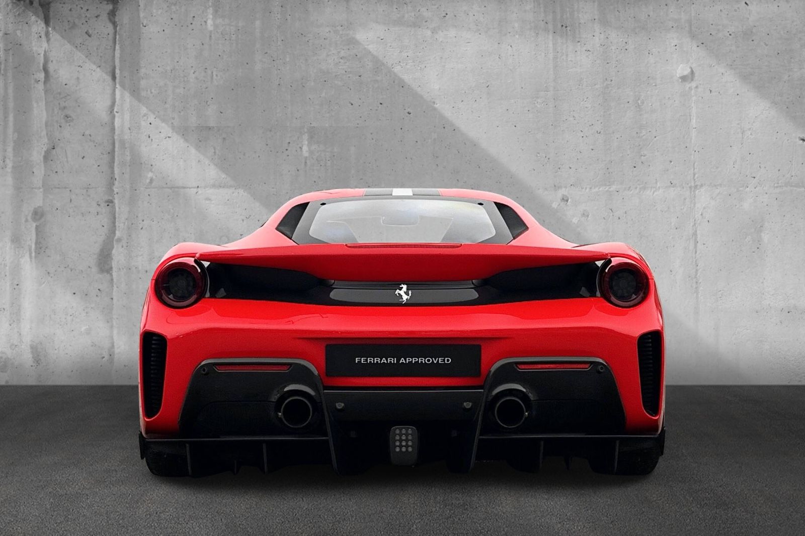Fahrzeugabbildung Ferrari 488 Pista*Dt Auto*Voll Carbon*4 Punkt*Bügel