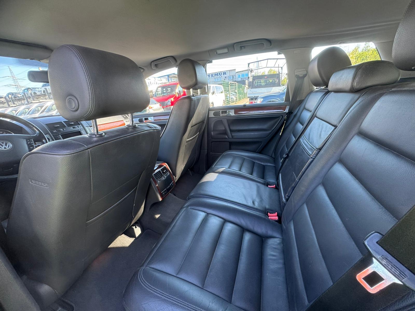 Volkswagen Touareg 2005 — photo 22