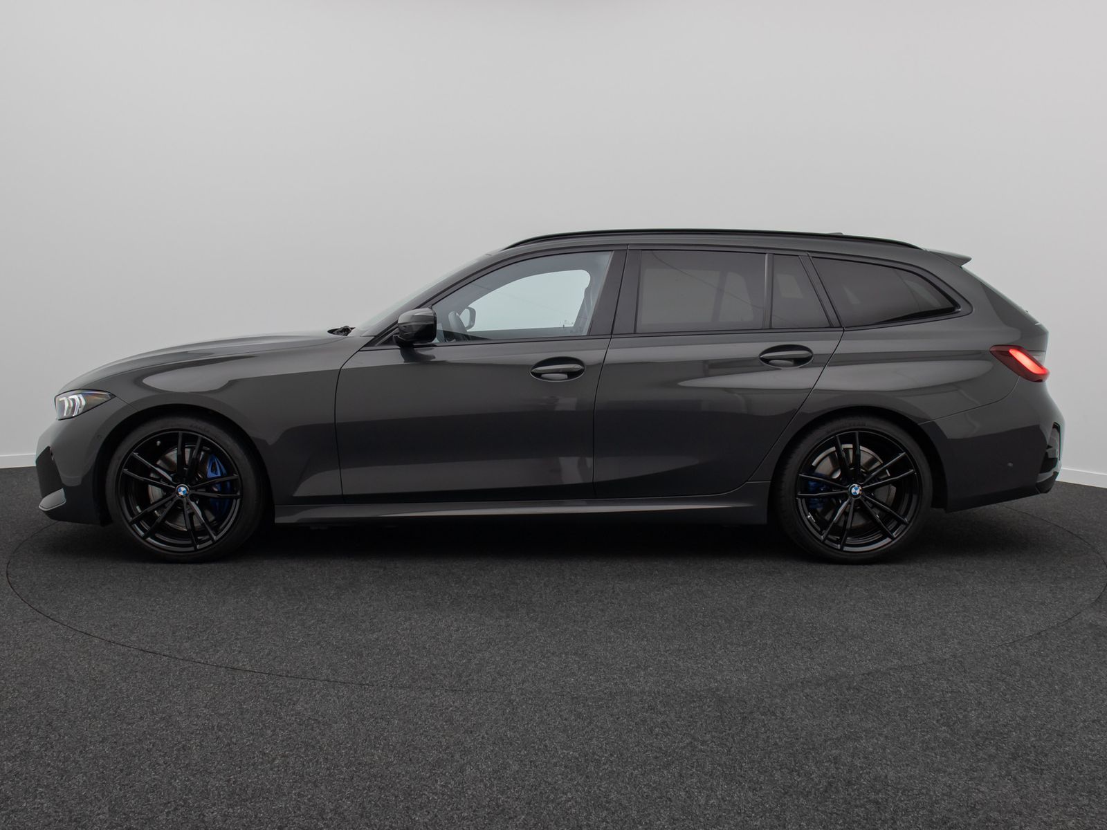 Fahrzeugabbildung BMW 330d xD M Sport Individual Kamera DAB HUD 19Zoll