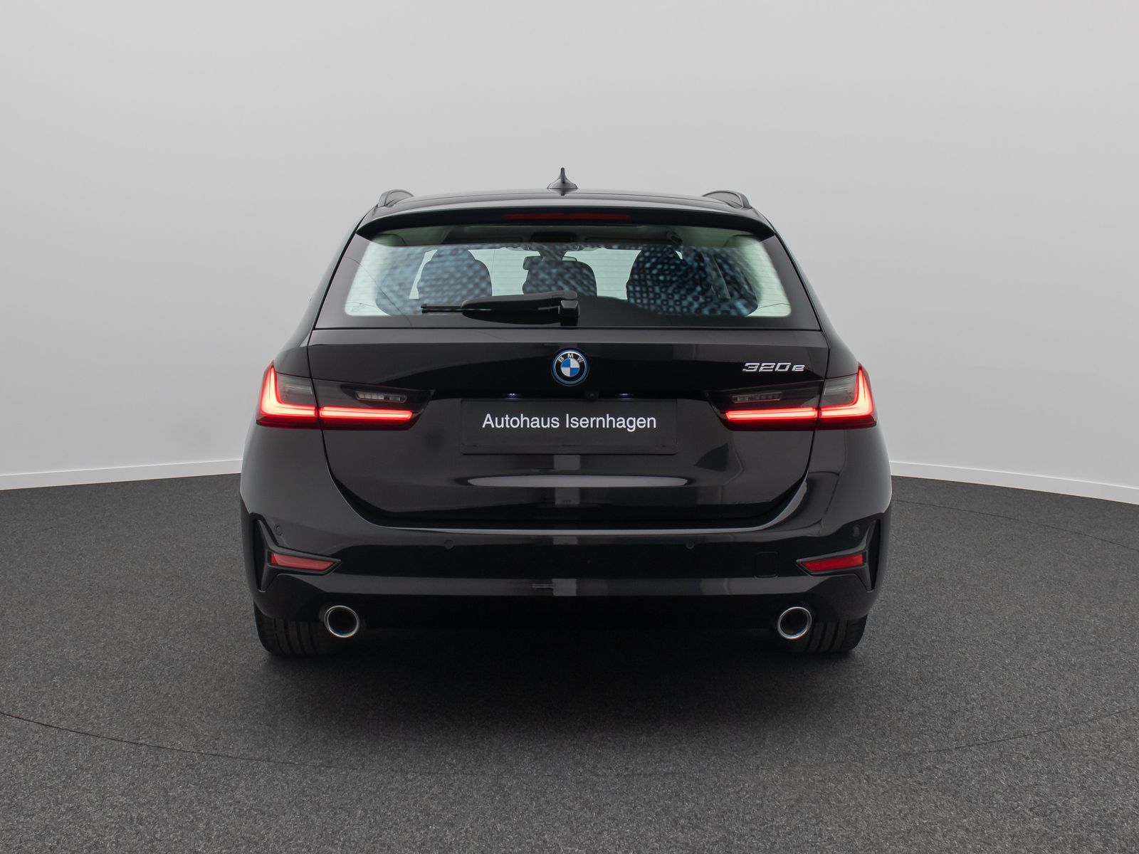 Fahrzeugabbildung BMW 320e Panorama Kamera DAB Alarm Geschwindigkeit