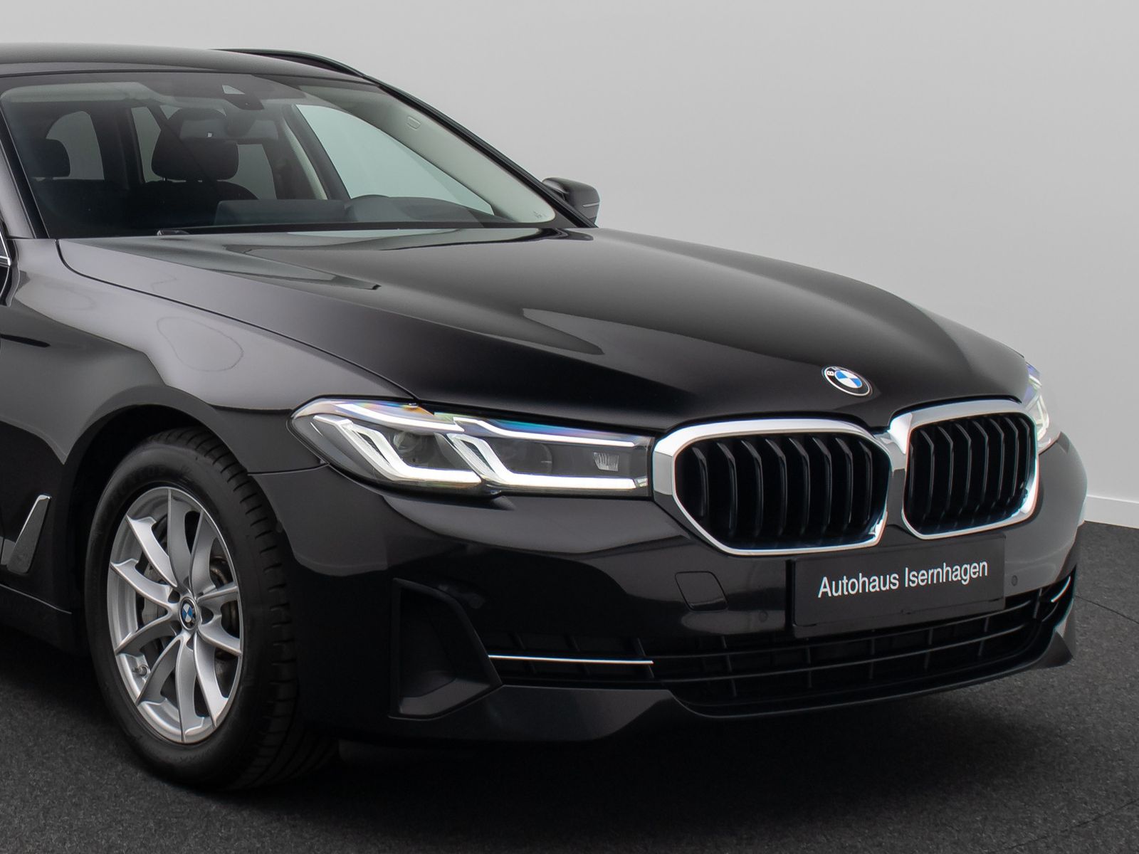 Fahrzeugabbildung BMW 530d xD Komfort DAB HUD Laser Kamera AHK HiFi