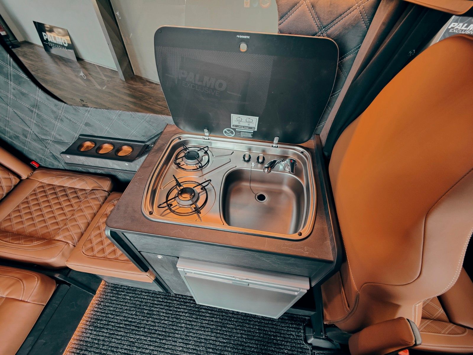 Fahrzeugabbildung Mercedes-Benz X-CROSSVAN  RWD #stealthcamper